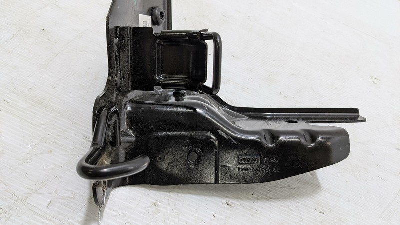 Rear Left Seat Back Support Hinge 2017 Lincoln Continental GD9B-9661321 18-2020