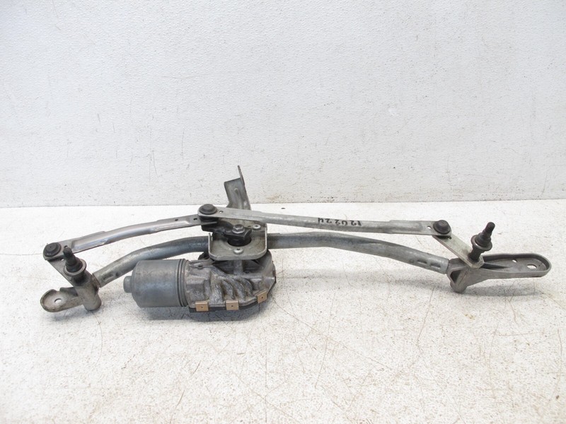 10-16 BMW F01 F02 750i 550i FRONT WINDSHIELD WINDOW WIPER MOTOR LINKAGE 120224