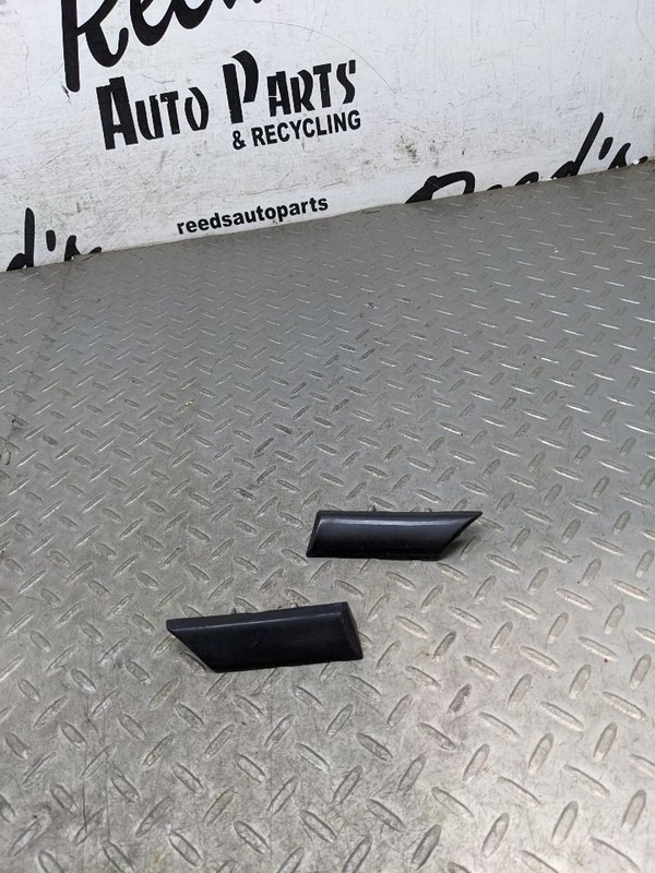 091-96 CHEVROLET CORVETTE C4 SET OF 2 REAR LEFT & RIGHT QUARTER PANEL MOLDIN