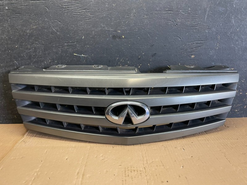2003 to 2004 Infiniti M45 Front Grille Grill AA8896