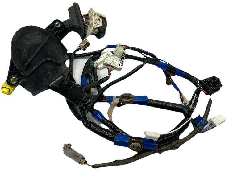 Toyota Camry door harness 2018 wire harness front left side assy OEM 8215206Q00