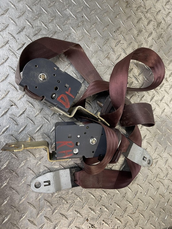 Jeep Cherokee XJ 91-96 4 Door Front Left Passenger Side Seat Belts Maroon LH RH