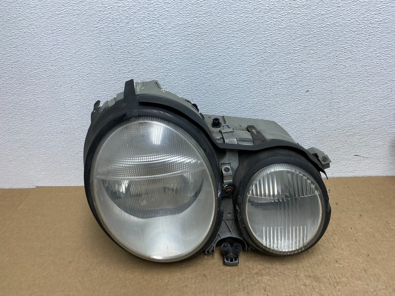 2000-2002 Mercedes E E320 E430 Right Passenger Xenon HID Headlight OEM AC1355 DW