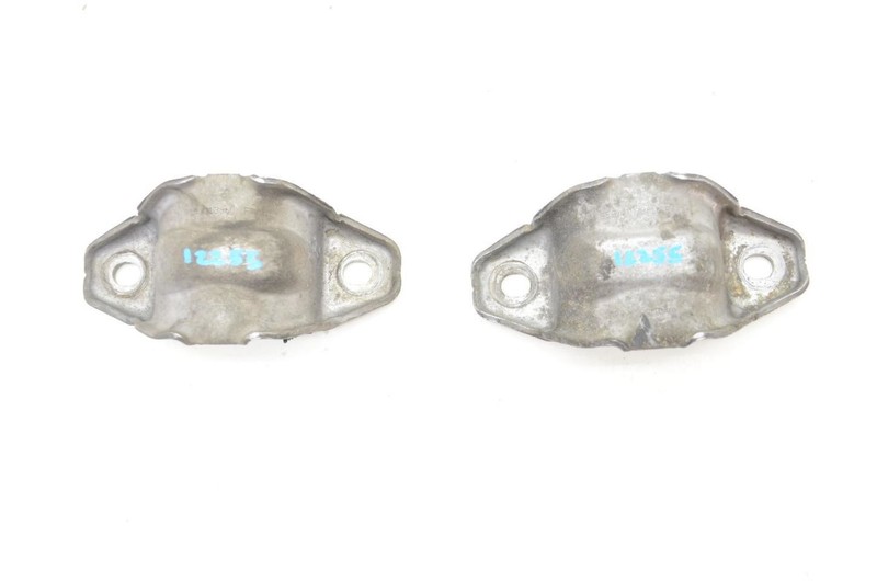 15-24 Porsche Macan 3.0L Pair of Front Stabilizer Bar Brackets 95B411336