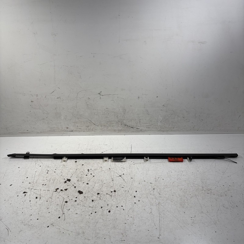 94-01 Acura Integra 4D Left Front Door Belt Molding 72450-ST8-J01 OEM