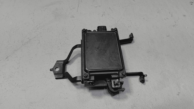 2019 - 2020 ACURA MDX CRUISE CONTROL RADAR DISTANCE SENSOR MODULE W/ BRACE OEM