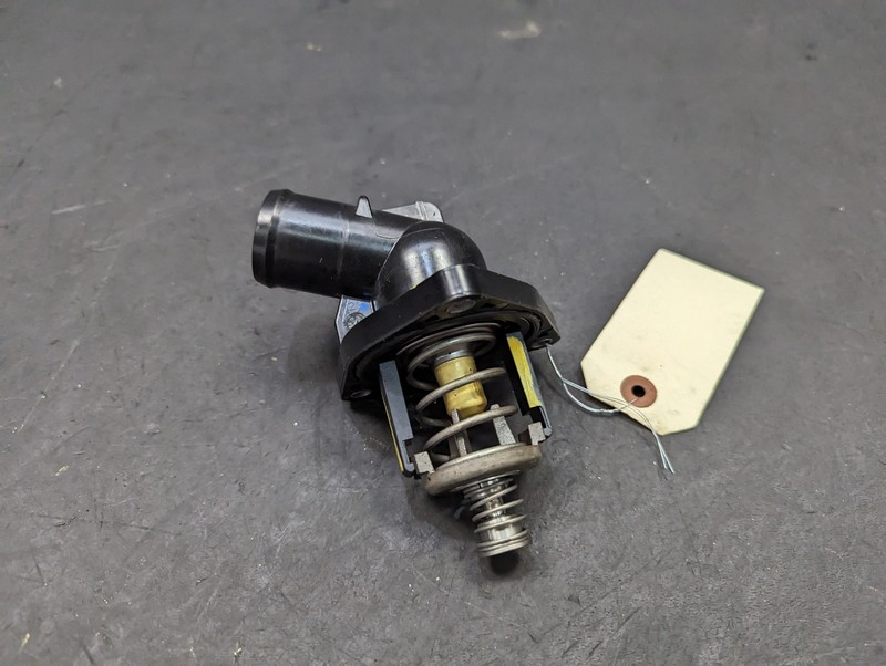 Engine Coolant Thermostat w/ Water Outlet 2017 Cadillac Escalade ESV 2015 - 2020