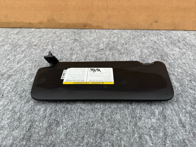 INFINITI QX30 2017-2019 OEM RIGHT PASSENGER SIDE SUNVISOR SUN VISOR BLACK