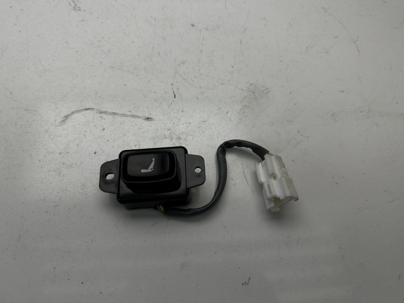 2011-2013 KIA SORENTO FRONT LEFT SEAT SWITCH OEM
