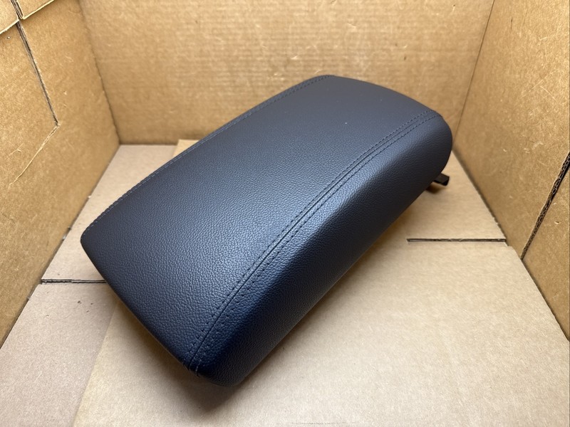 2016-2021 Hyundai Tucson Center Console Lid Cover Top Arm Rest Armrest Black