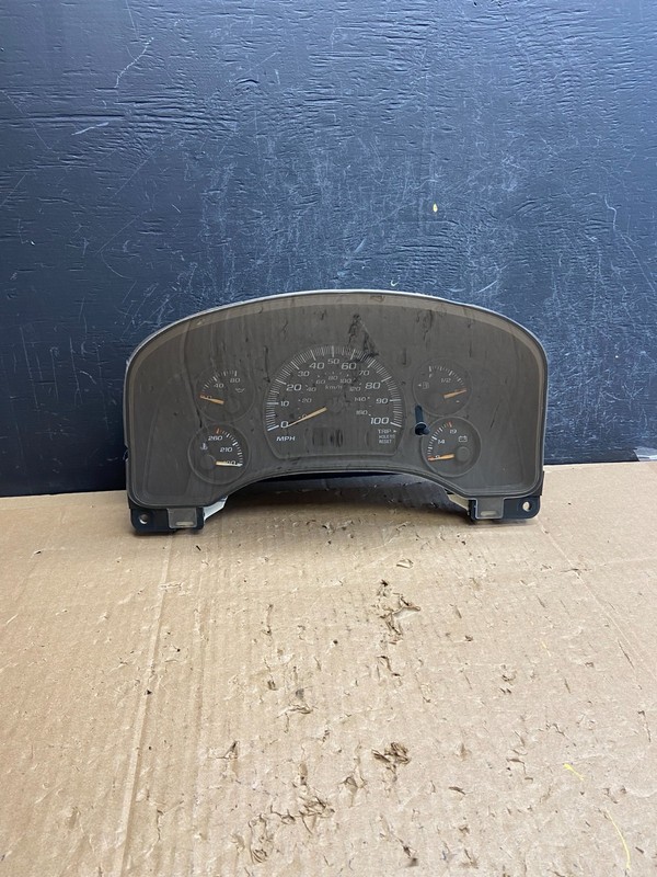2004 to 2007 Chevrolet Express Speedometer Cluster Gauge OEMAD6925 DG