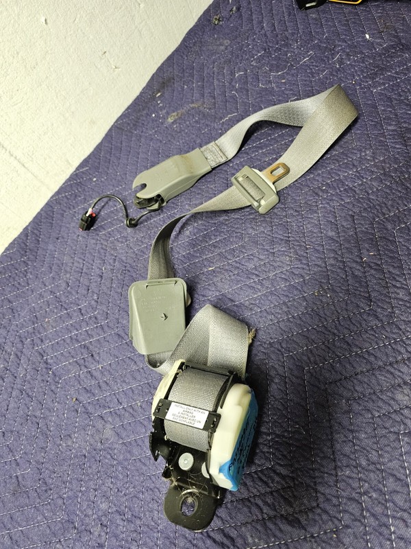2005 Dodge Caravan Right Front Passenger Seatbelt