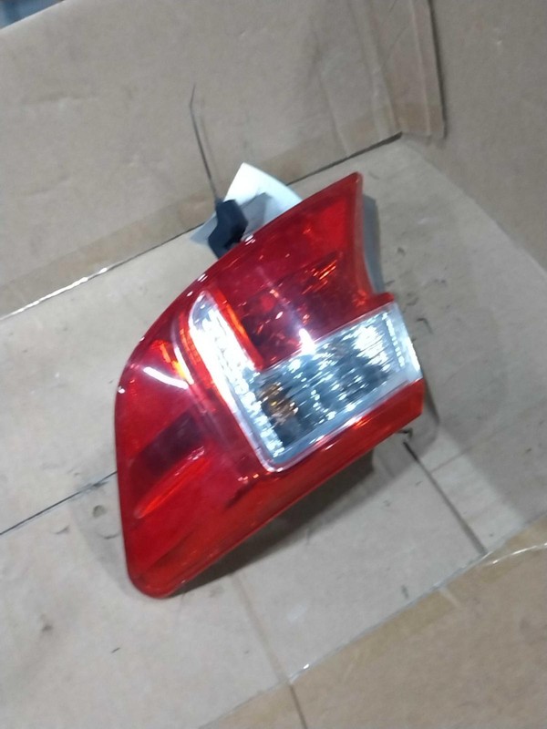 2013 Toyota Camry Right Tail Light Assembly Black OEM 401626 105k Miles