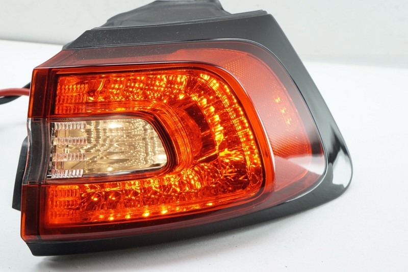 JEEP CHEROKEE Right RH Tail Light Tail Lamp OEM 2014 - 2018 *