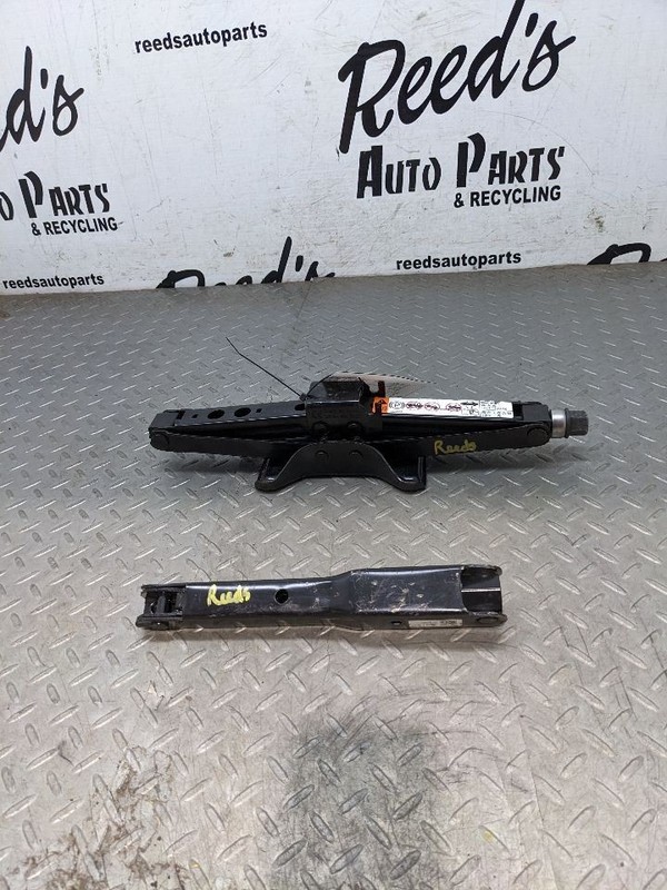 2016-2025 CHEVROLET MALIBUWHEEL TOOL JACK WRENCH 13516293 OEM 1177597