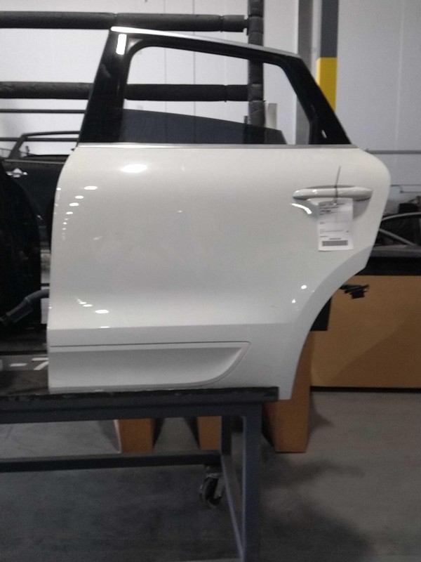 2017 Porsche Macan Left Rear Door White OEM 114841, 90K Miles, Salvage Part