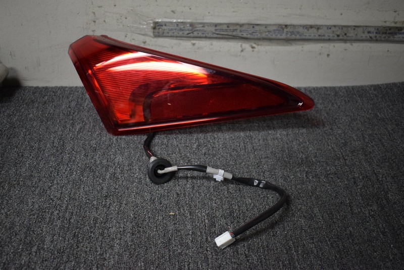 2019-2021 TOYOTA AVALON RIGHT REAR LED TAIL LIGHT J11116