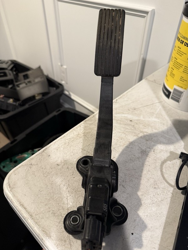 2010 JEEP COMPASS ACCELERATOR GAS PEDAL 04891585AC OEM
