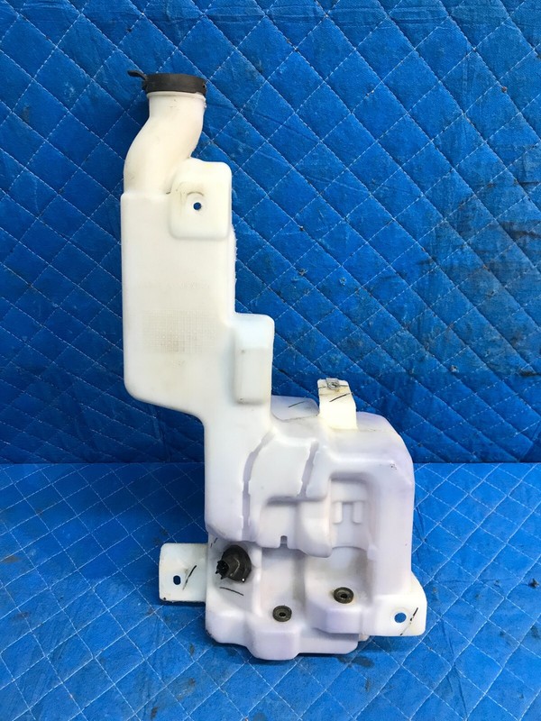 15-20 Cadillac Escalade Windshield Wiper Fluid Tank Bottle Reservoir 23146200