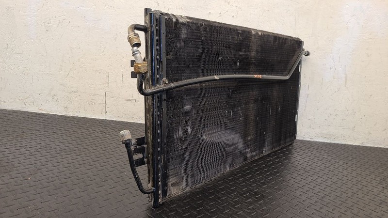 95-05 Chevrolet Astro Van A/C AC Condenser OEM 52467045