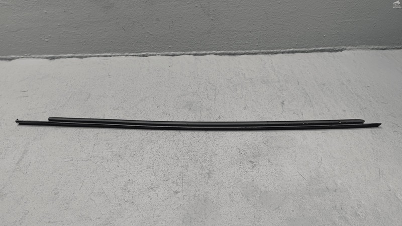 2018-2022 HONDA ACCORD FRONT LEFT DRIVER SIDE DOOR WINDOW BELT MOLDING OEM