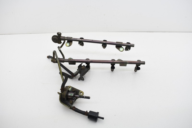 03-06 Nissan 350z VQ35DE Fuel Injector Rail Assembly OEM KW51