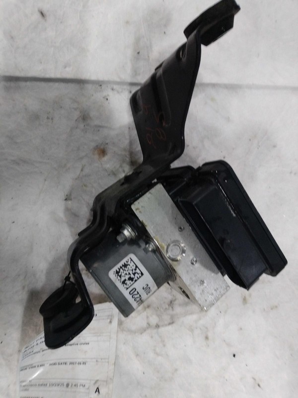 2017 Chrysler Pacifica ABS Pump & Motor Assembly OEM 68370655AA 114K Miles
