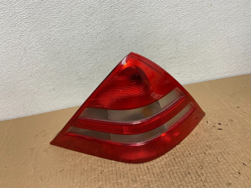 1997 - 2000 Mercedes Benz SLK SLK230 Right Passenger Tail Light AC3966 DW