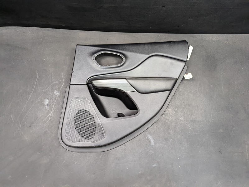 Rear Right Door Trim Panel 2015 Jeep Cherokee 1UJ222X9AD 2014 2015 2016 2017