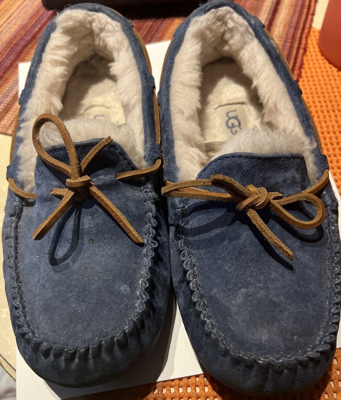 UGG Australia Dakota Blue MOCCASIN SLIPPERS 5612 size 5 Women sheepskin boot
