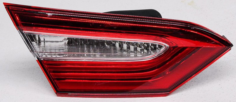 OEM Toyota Camry Left Driver Side Halogen Tail Lamp Trim Chip 81590-06620