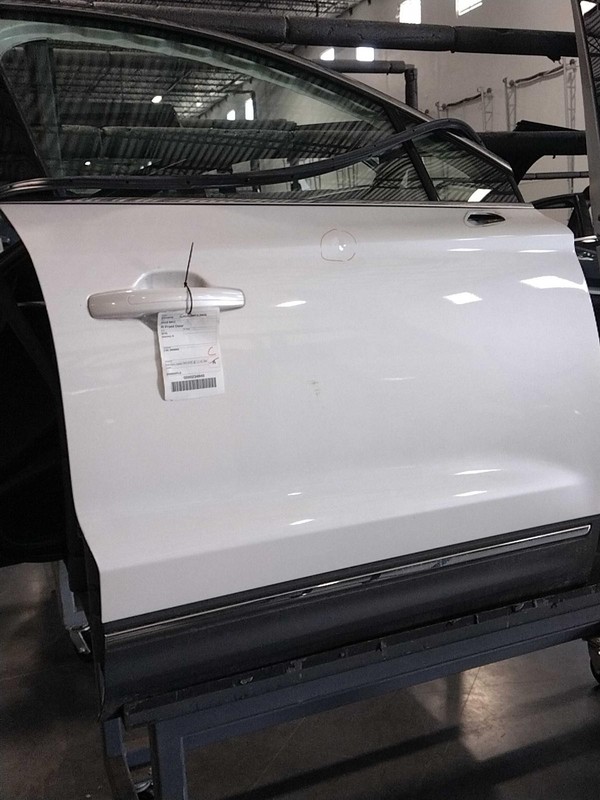 2019 Lincoln MKC Right Front Door White Small Dent 58K Miles OEM Part