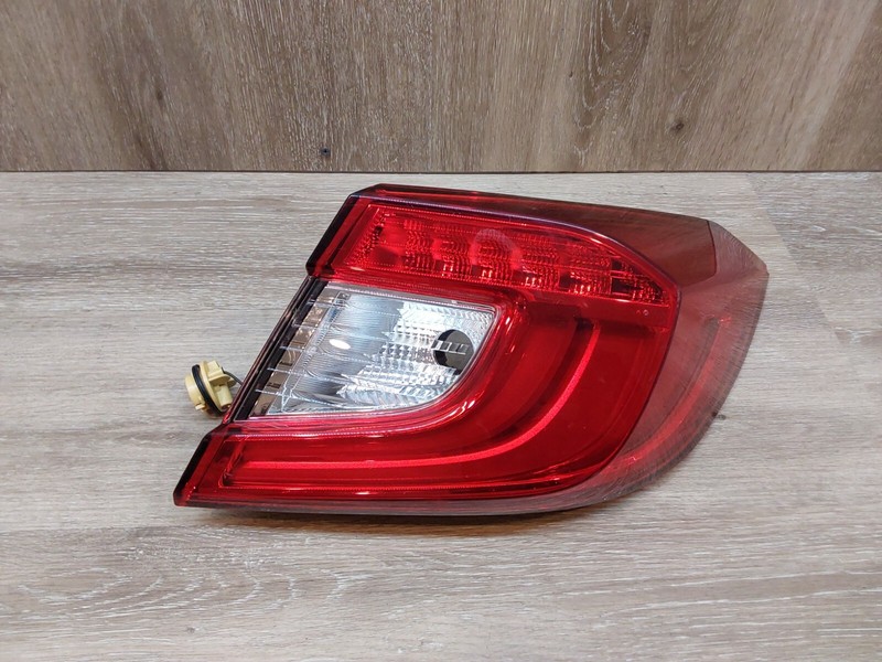 2018-2021 Honda Accord SedanRH Tail Light ASSY OEM PART#33550-TVA-A013-M1