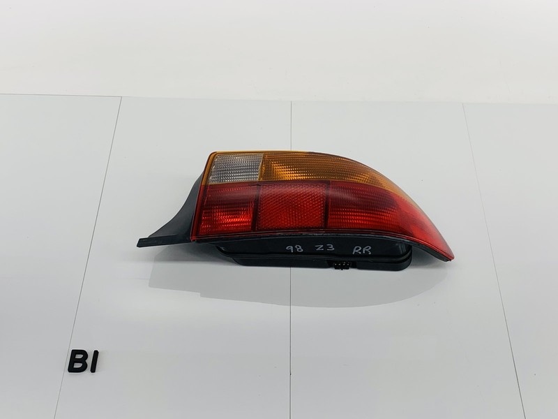 96-00 BMW Z3 ROADSTER REAR RIGHT PASSENGER SIDE TAIL LIGHT BRAKE STOP LAMP OEM