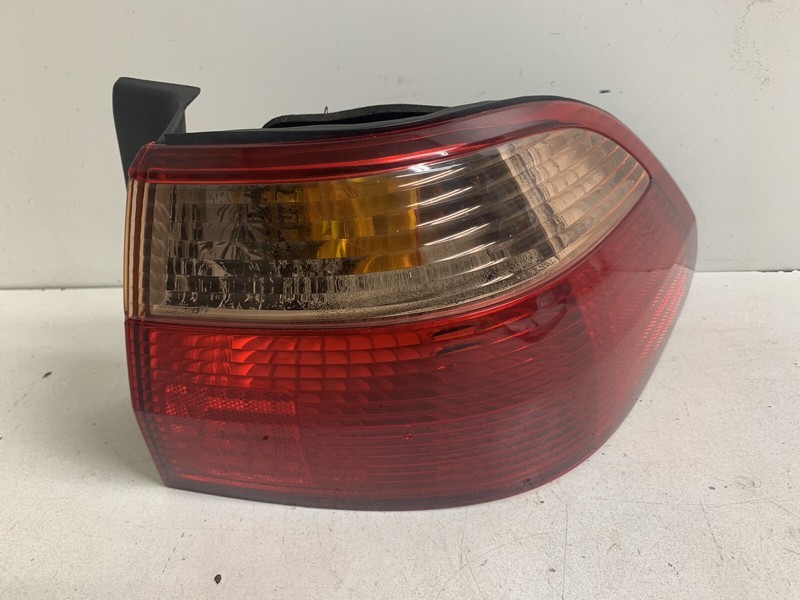 1998-2000 Honda Accord QTR Right Passenger Tail Light Lamp Taillight Taillamp