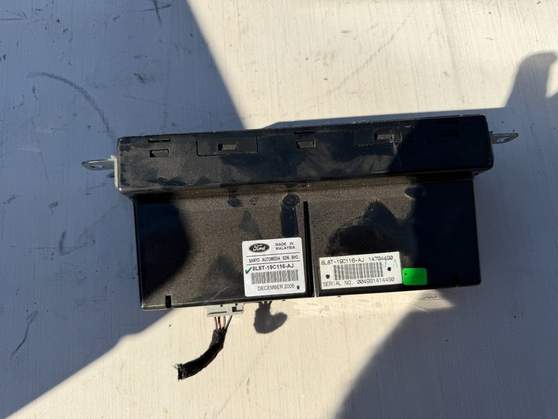 08 FORD ESCAPE MARINER OEM RADIO STEREO INFO DISPLAY SCREEN 8L8T-19C116-AJ