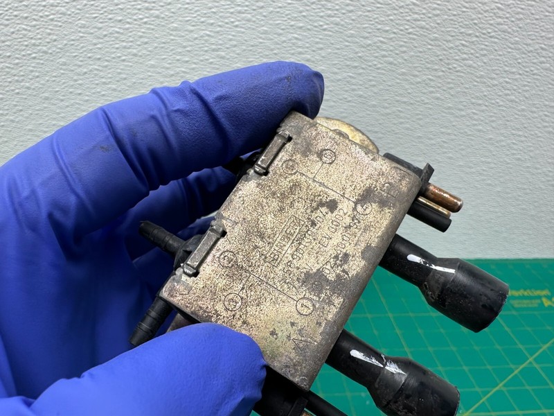 92-99 Mercedes Benz M119 EGR SOLENOID VALVE OEM 0025400697