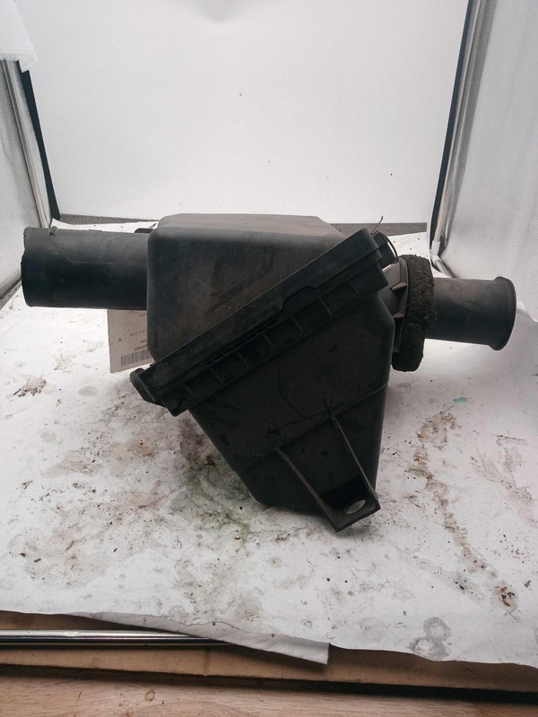 2006 INFINITI QX56 Air Cleaner Assembly OEM 165007S010 Used 167K Miles