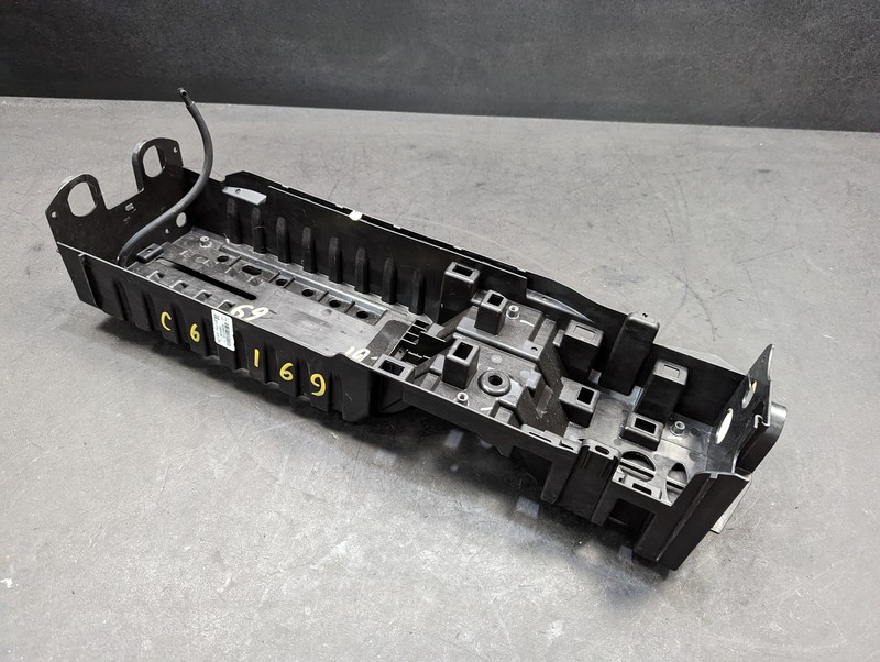 Battery Tray 2017 Chevrolet Cruze 39014514 39014513 2016 2018 2019