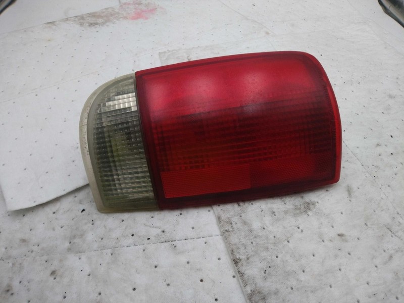 2000 GMC Envoy Left Tail Light Assembly OEM 523916 184K Miles Used