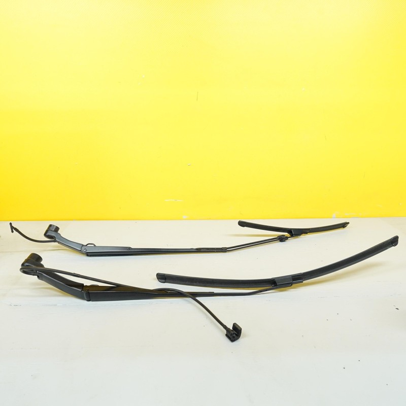 2024-2025 MAZDA CX-90 FRONT LEFT & RIGHT SIDE WINDSHIELD WIPER SET OEM KR9R67321