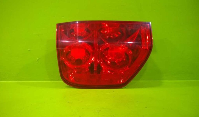 03 04 05 PILOT DRIVER LEFT TAILLIGHT LAMP OEM 3332-24
