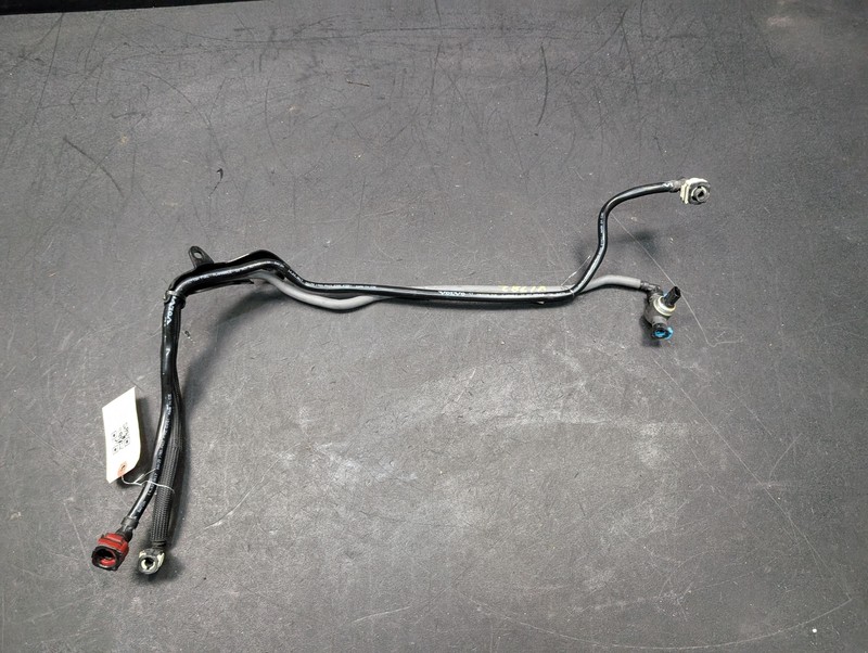 2PC Fuel Tank To Engine Hoses Set 2017 Volvo S60 31405779 2014 2015 2016 2018