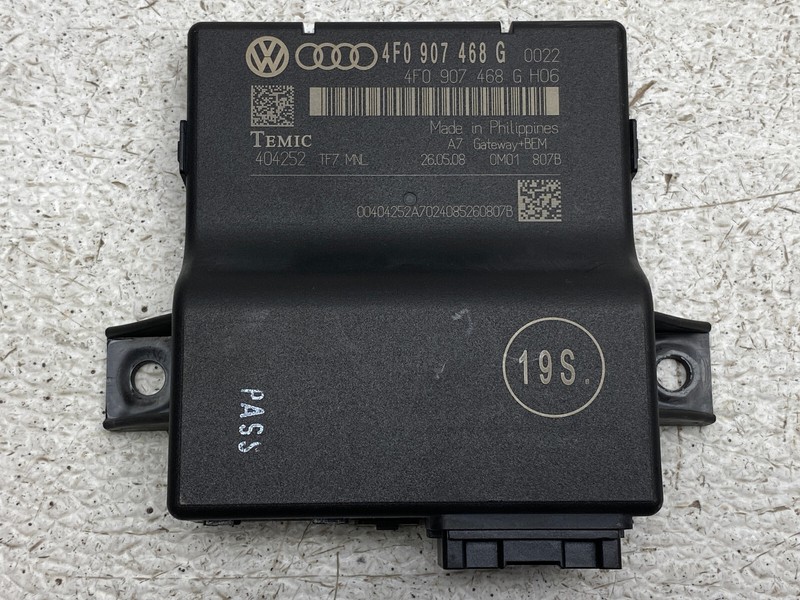 2007-2009 AUDI Q7 CENTRAL GATEWAY CONTROL MODULE UNIT OEM LOT686