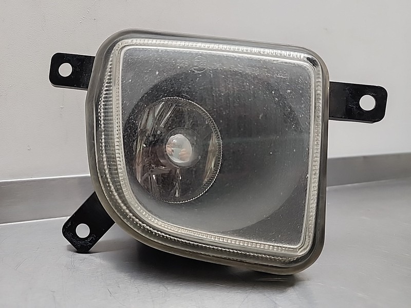 04 Thru 08 Chrysler Crossfire Right Passenger Fog Light Lamp 1938200256 OEM RH