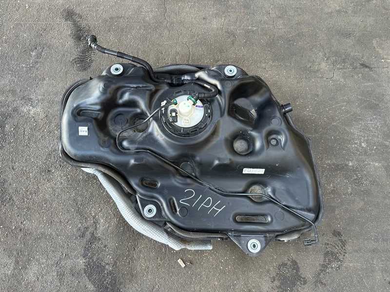 16-22 Toyota GASOLINE PLASTIC FUEL TANK WITH FUEL PUMP OEM