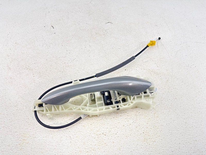 2024 - 2025 CHEVROLET TRAX FRONT RIGHT PASSENGER SIDE EXTERIOR DOOR HANDLE OEM