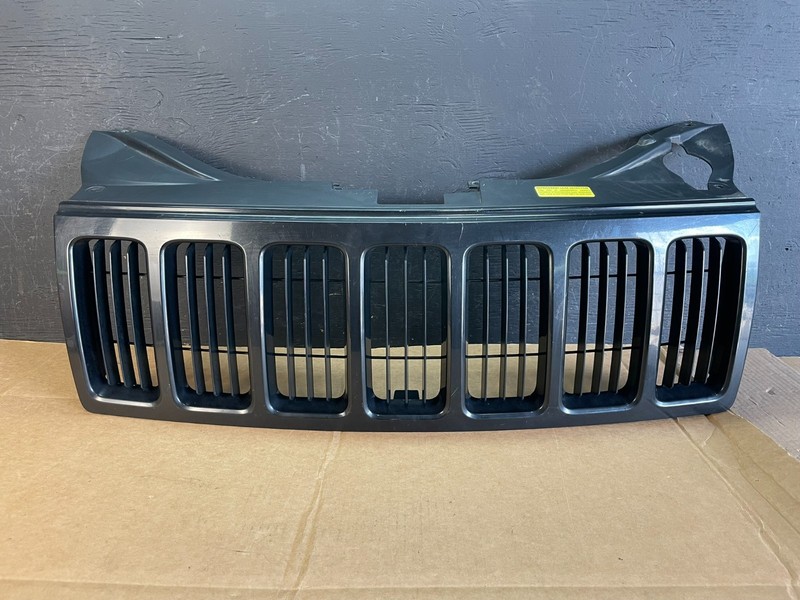 2008 2009 2010 Jeep Grand Cherokee Front Upper Grill Grille OEM AE0817 DG