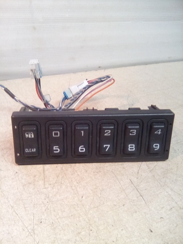 2015 International Prostar 3549776C5 32237-101 Dash Console Switch