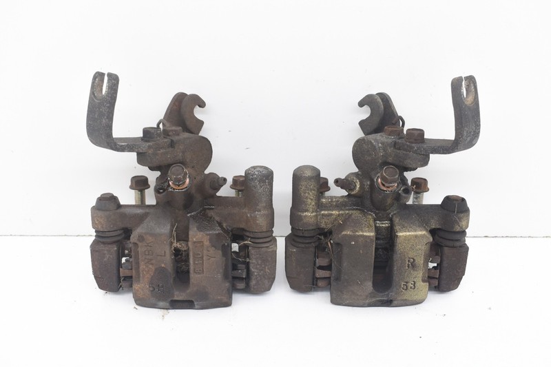 1999 Mazda Miata 1.8L Rear Brake Caliper Assembly Left and Right OEM KW88